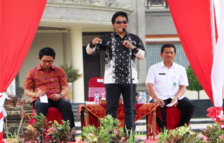 Bupati Beri Pengarahan Ribuan Guru di Badung, Komit Wujudkan Pendidikan Bermutu, Peningkatkan Kesejahteraan Guru Jadi Prioritas