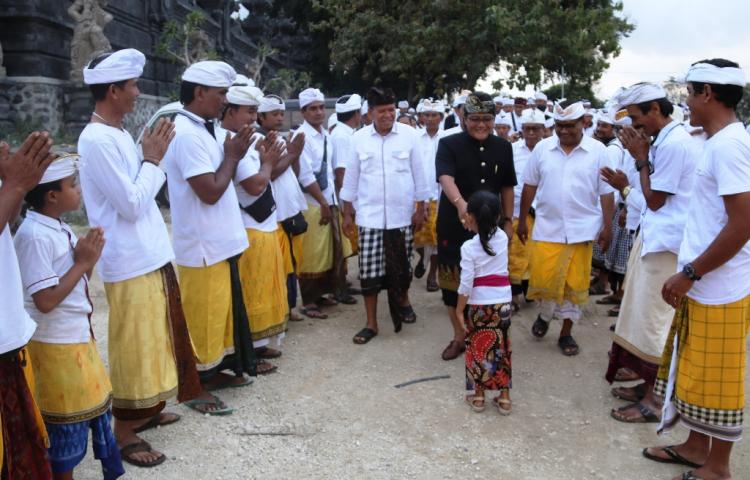 Bupati Dukung Karya Atma Wedana Desa Adat Sedang