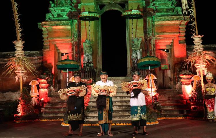Bupati Giri Prasta Buka Taman Ayun Barong Festival Superstar 2019