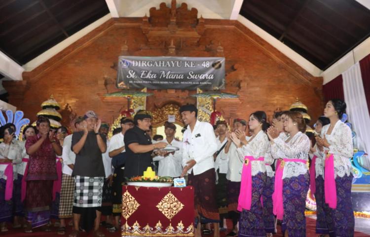 Bupati Giri Prasta Hadiri HUT ke-48 ST Eka Mana Swara, Br. Dajan Peken, Sembung