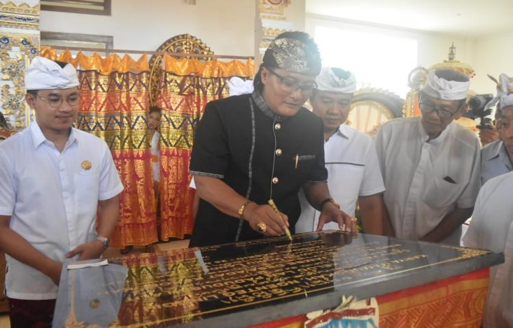 Bupati Giri Prasta Hadiri Karya Melaspas Bale Banjar Jambe Kerobokan