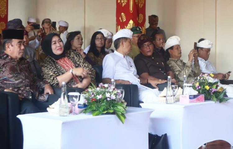 Bupati Giri Prasta Hadiri Mahasaba MGPSSR