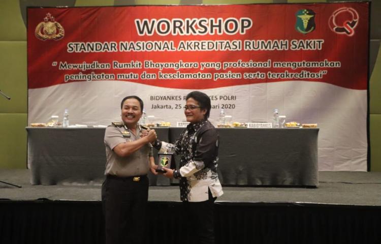 Bupati Giri Prasta Jadi Narasumber Workshop Standar Rumah Sakit Yang Diselenggarakan Pusdokkes Mabes Polri