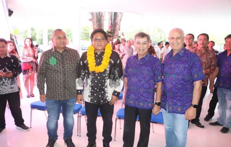 Bupati Giri Prasta Resmikan Cafe Del Mear Bali