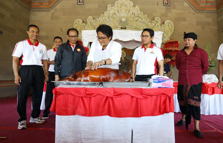 Bupati Giri Prasta Sebut Babi Bali Lebih Gurih