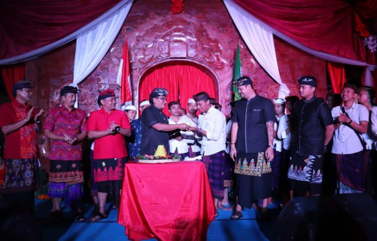 Bupati Komit Dukung Kreatifitas ST Membuat Ogoh-Ogoh  Hadir di HUT ST Dharma Bakti, Banjar Tiyingan