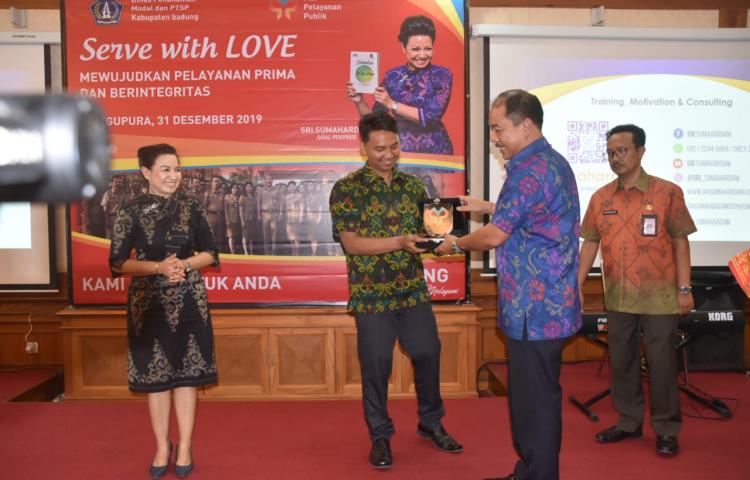 DPMPTSP Kabupaten Badung Terima Sertifikat ISO 9001:2015