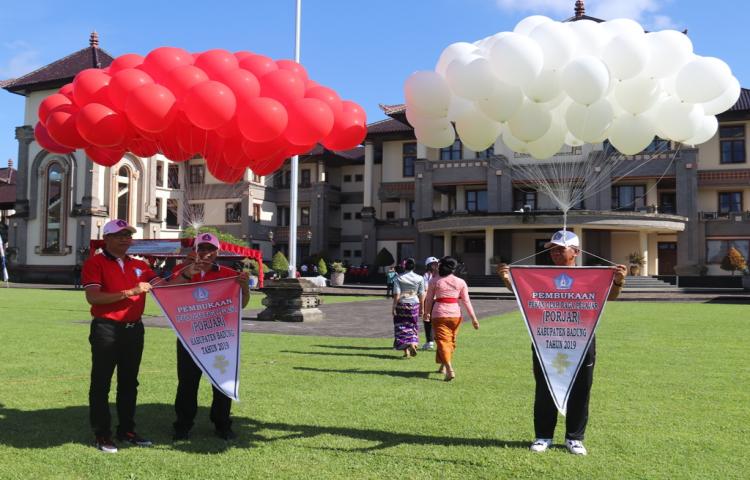 Diikuti 9.212 atlet pelajar, Wabup Suiasa buka Porjar badung 2019