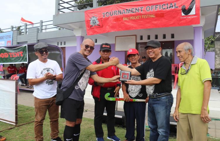 Festival Hockey ke 6 di Badung  Berkonsepkan Sport Tourism dengan kearifan lokal