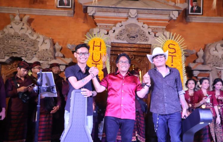 Harapkan Sekaa Teruna Mampu Berdaya Saing Bupati Hadiri HUT ST Eka Bhuana Suci, Batur Rening, Mambal