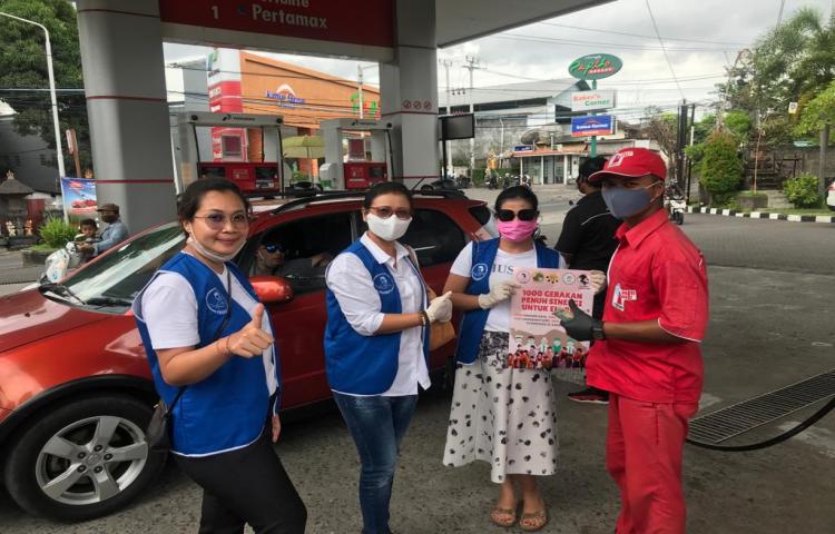 IWAPI Badung Berkontribusi Di Tengah Pandemi Covid-19  Bagikan Masker dan Sabun Cuci Tangan Kepada Masyarakat