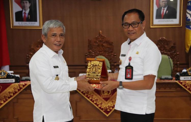 Kabupaten Ogan Komering Ilir Propinsi Sumatra Selatan Kunjungi Badung