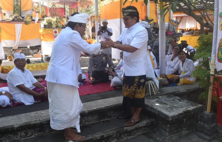 Karya Di Pura Dang Kahyangan Dalem Ning dan Pura Taman Beji di Desa Adat Tanjung Benoa