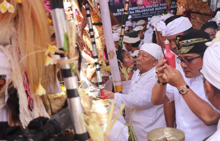 Karya Mecaru, Melaspas, Ratu Ayu lan Pelawatan Barong Selem di Pura Pererepan Barong Selem Banjar Tegal Desa Adat Kuta