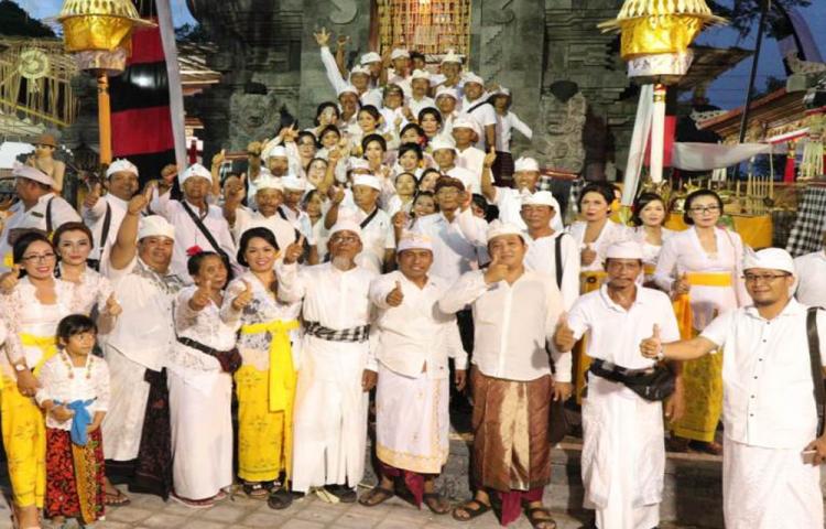 Karya Memungkah di Pura Ratu Ayu Dalem Mumbul, Kuta Selatan Bupati Harapkan Krama Bersatu