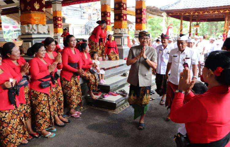 Karya Ngenteg Linggih di Pura Ratu Bhagawan Penyarikan Br. Adat Selat Beringkit