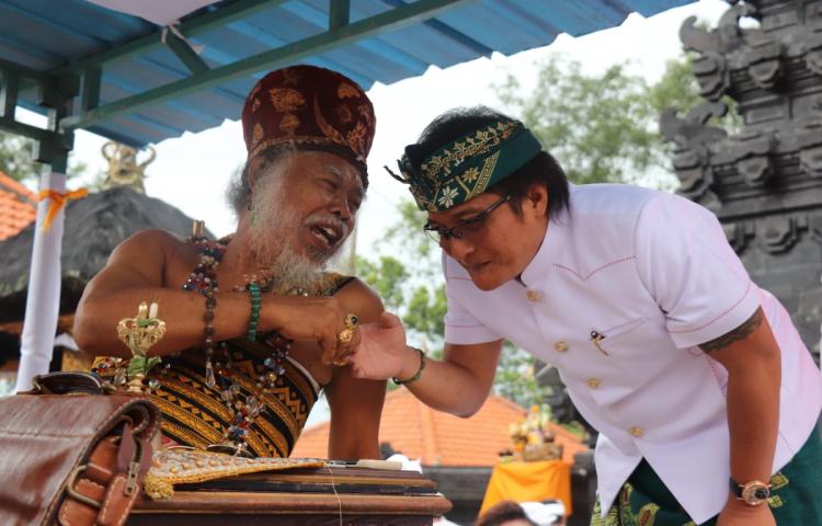 Karya “Melaspas Mendem Pedagingan” Pura Puseh dan Desa