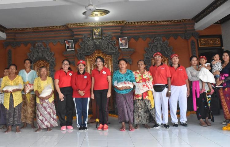 Kunja TP. PKK Provinsi Bali ke Desa Jagapati Badung.