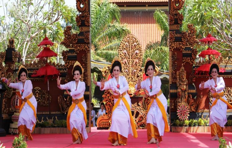 Lomba Seksi Kewanitaan Pesta Kesenian Bali XLI di Kabupaten Badung