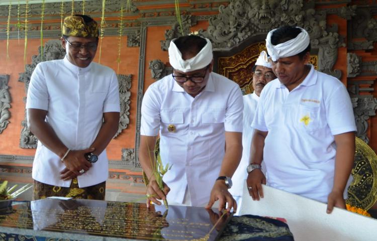 Megah, Bangunan Balai Banjar Tempekan Gumasih, Mambal Dipelaspas