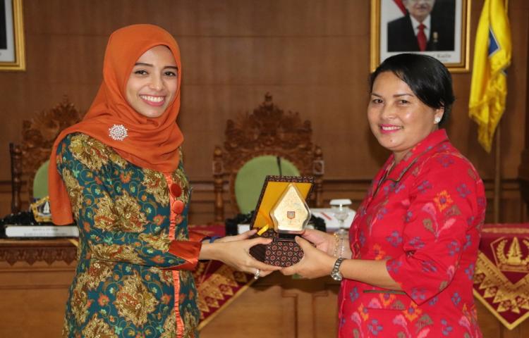 Nyonya Seniasih Giri Prasta Terima PKK Wonosobo