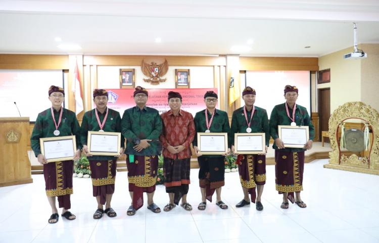 Pelatihan Kepemimpinan Nasional Tingkat II Tahun 2019  Kepala DPMPTSP Badung Raih Penghargaan Prestasi Istimewa