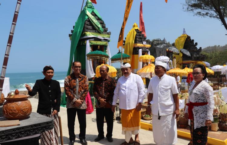Pemkab. Badung Hadiri Karya di Pura Segara Wukir Stana Kanjeng Ratu Kidul, Pantai Ngobaran, Gunung Kidul