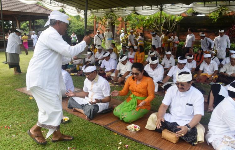 Pemkab. Badung Laksanakan Pecaruan Karipubaya Menawa Gempang di Puspe
