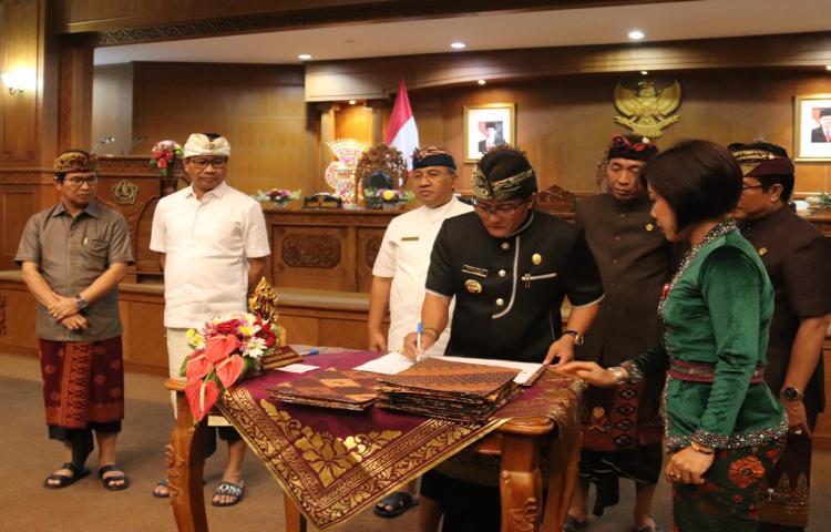 Pemkab. bersama Dewan Badung Tetapkan 4 Ranperda dan 4 Dokumen Daerah