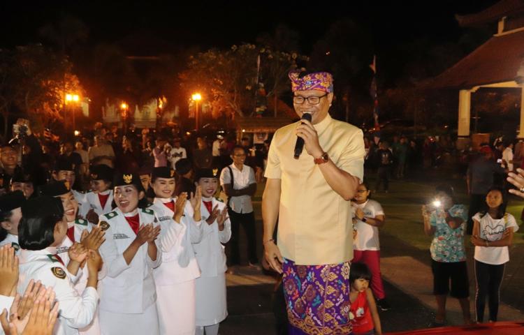 Penurunan Bendera dan Syukuran Peringatan HUT RI ke-74  Dimeriahkan 2.310 Tari Pendet Massal Anak-Anak PAUD