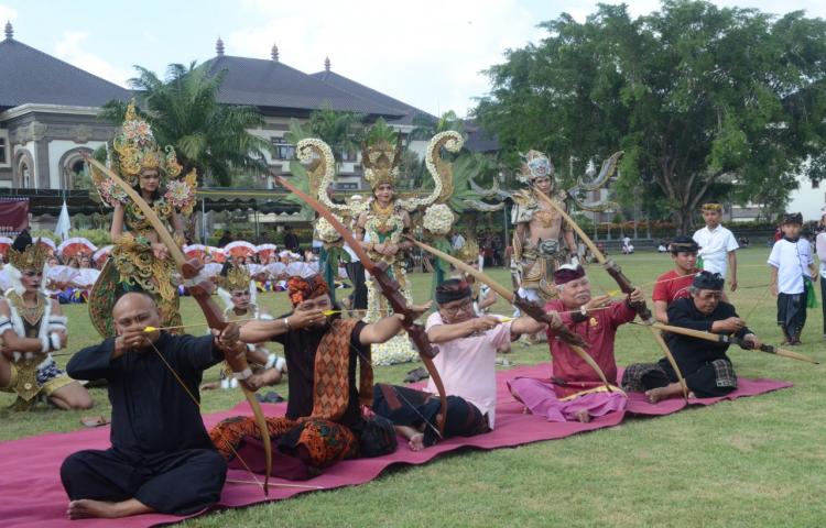 Perebutkan Piala Bupati Badung  Wabup. Suiasa Buka Lomba Panahan Tradisional Gladen Ageng Patrasipala Badung 2019
