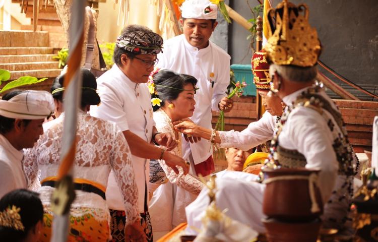 Puncak Karya Ngenteg Linggih di Pemerajan Keluarga Bupati Badung