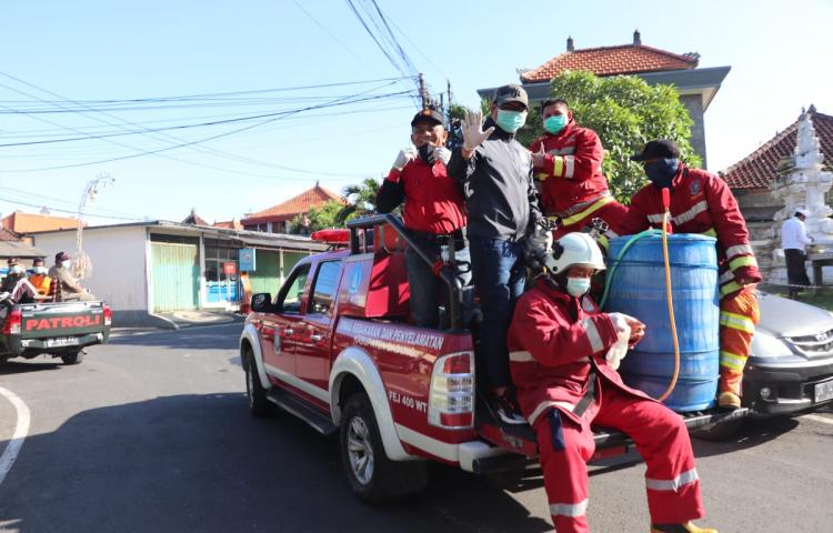 Satgas Covid-19 Badung Lakukan Penyemprotan di Pecatu