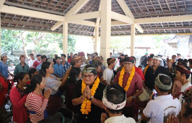 Terus Bergulir, Program Badung Membangun Bali dari Pinggiran  Bupati Giri Prasta Serahkan Hibah 3,4 M di Nusa Penida