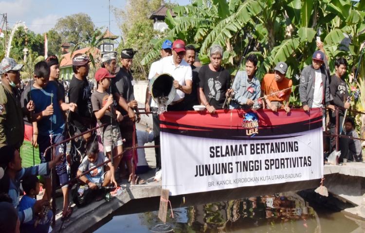 Wabup Suiasa Buka Lomba Mancing Ikan Air Deras di Kerobokan