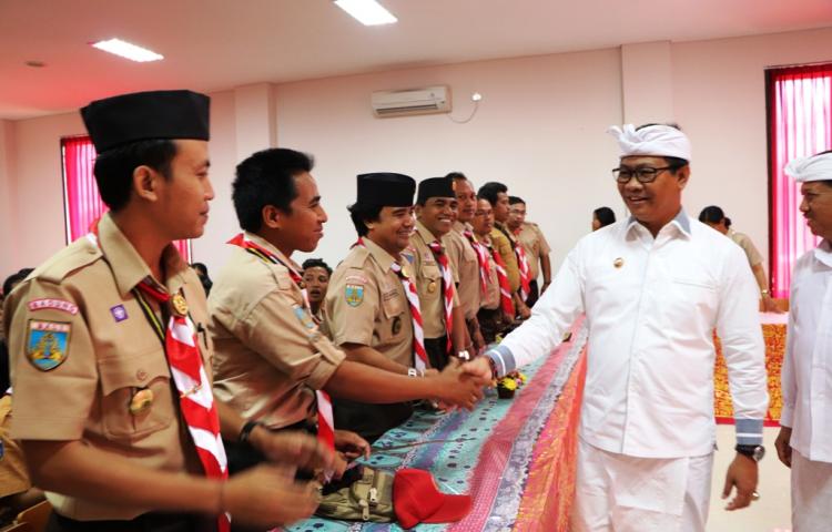 Wabup Suiasa Buka Pembekalan Calon Relawan Pramuka Peduli