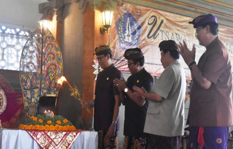 Wabup Suiasa Buka Utsawa Dharmagita  Buktikan Keseimbangan antara Pembangunan Fisik dan Non Fisik