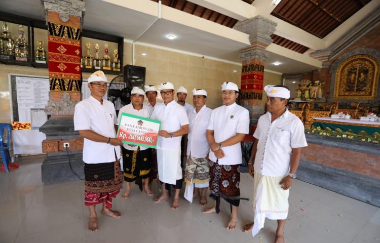 Wabup Suiasa Hadir Ikut Ngerastiti Karya Ngenteg Linggih Pura Ratu Begawan Penyarikan, Br. Adat Babakan Canggu