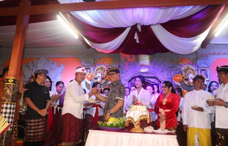 Wabup Suiasa Hadiri HUT ke-28 ST. Eka Dharma