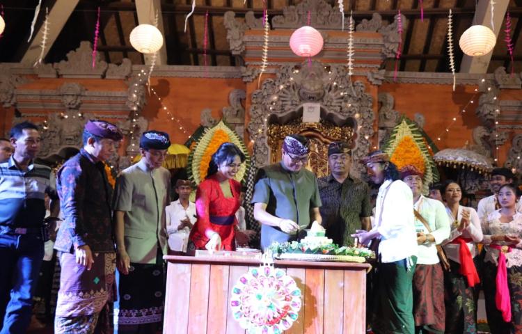 Wabup Suiasa Hadiri Puncak Hut St. Yowana Mekarsari Ke 12 Banjar Mekarsari Carangsari.