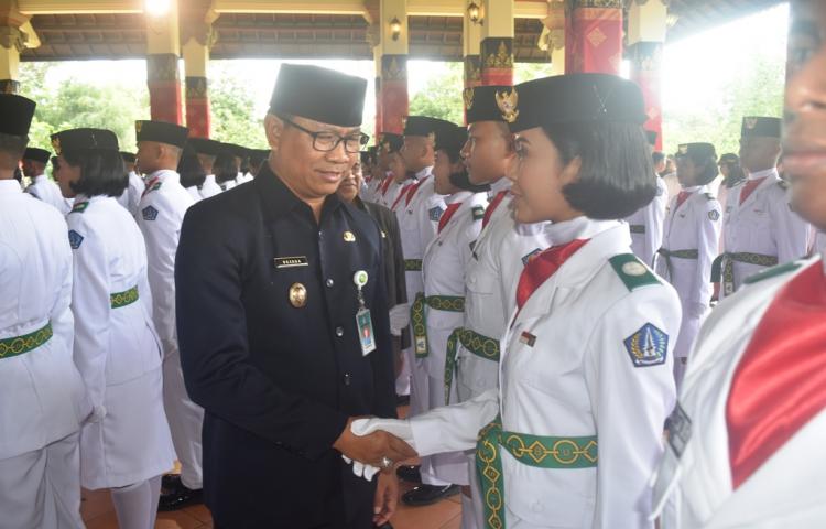 Wabup. Suiasa Kukuhkan Paskribaka Badung