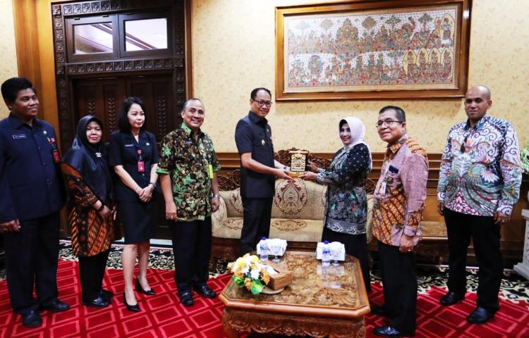 Wabup Suiasa Menerima Kunjungan Kerja Pemerintah Kota Tanjungpinang