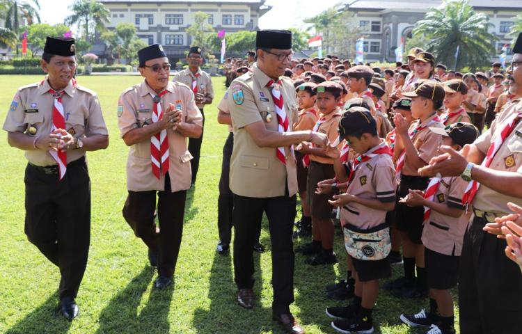 Wabup. Suiasa Pimpin Apel Gema Bakti Pramuka Badung