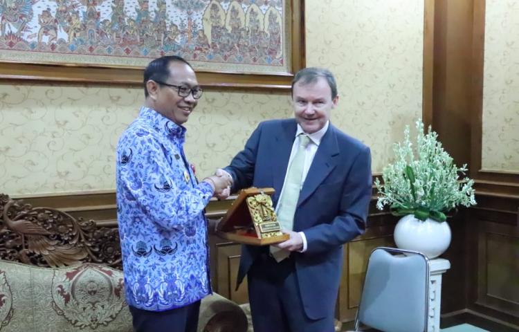 Wabup. Suiasa Terima Kunjungan Kedubes Inggris