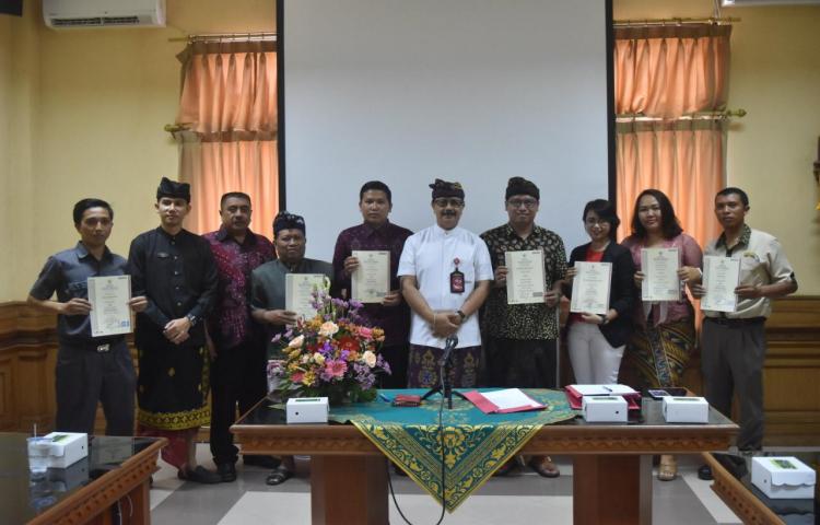 Wujudkan tenaga kerja di bidang pariwisata yang handal  Kadis Perinaker Serahkan 3.000 Sertifikat Kompetensi