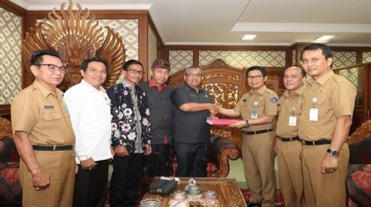 Draf Rancangan APBD Badung 2018 Diserahkan Eksekutif kepada Legislatif