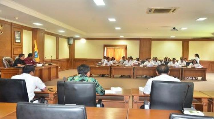 Komisi I DPRD Badung Rapat Kerja dengan Eksekutif (Rabu, 8 Nopember 2017)