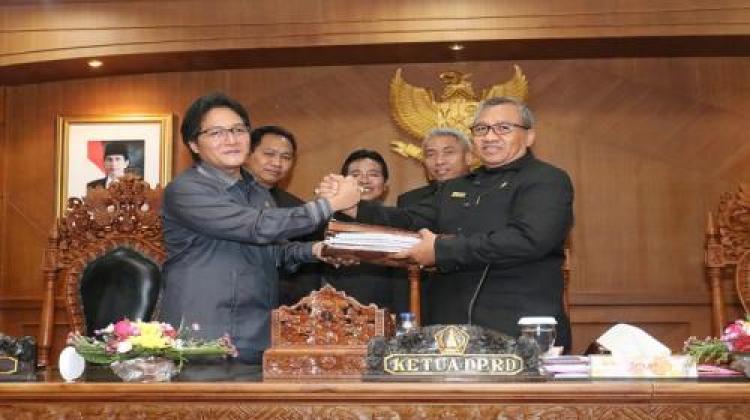 SIDANG PARIPURNA DPRD KAB. BADUNG MASA PERSIDANGAN KETIGA TAHUN 2017 (23 OKTOBER 2017)