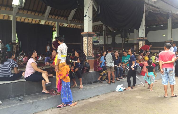 Antusias Orang Tua dalam Kegiatan Lomba Merwanai