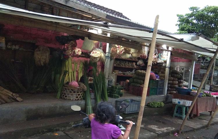 Banten Dan Sarananya Bisnis Made Mukra